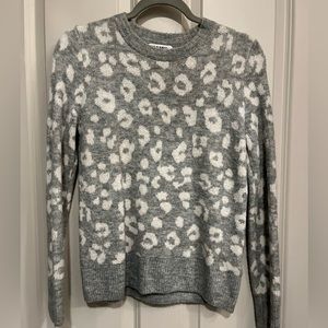 OLD NAVY grey with white cheetah print spots